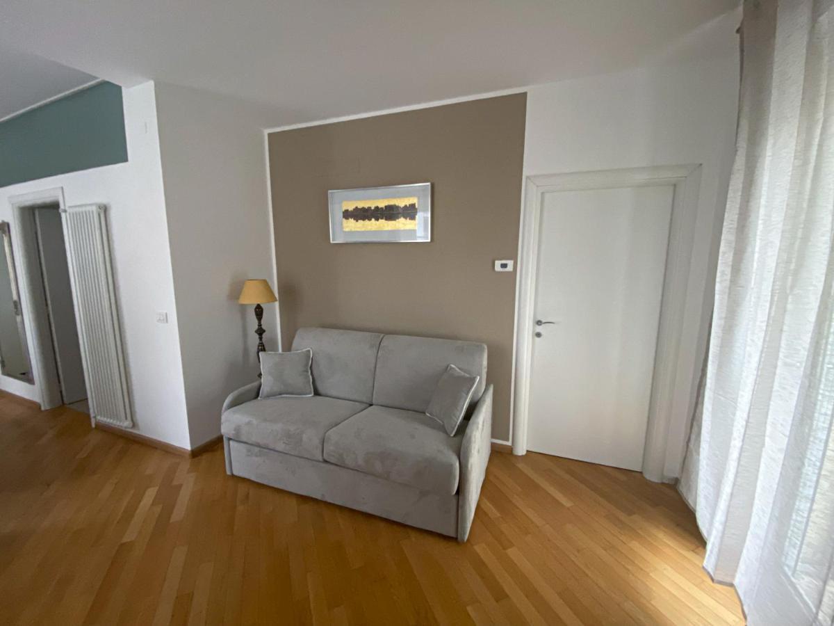 Living Vittoria: Vicino Al Centro Di Bolzano Apartamento Exterior foto